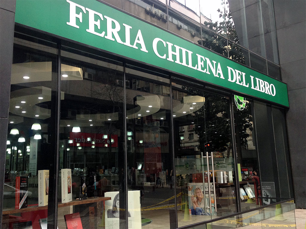 ARRIBA EN LA CORDILLERA - Tienda Feria Chilena del Libro